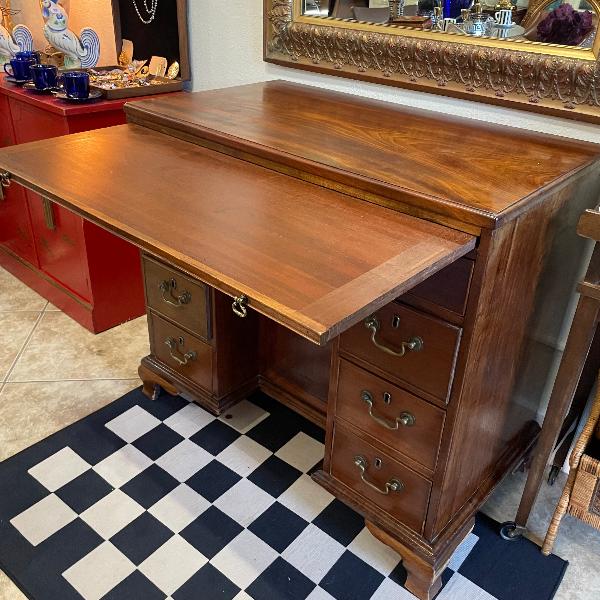 Antique George III Mahogany Kneehole Desk With Original Finish