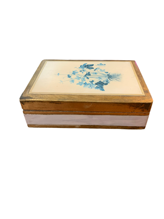 Vintage  Ducci Firenze Florentine Box, Powder Blue and Gilt.